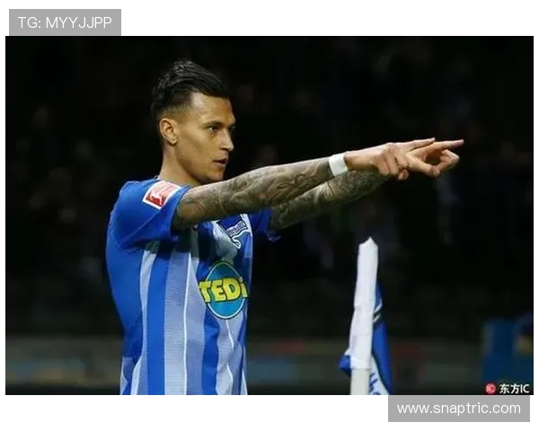 赫塔边路飞速突破,球队战术表现值得关注与提升 赫塔边路飞速突破,球队战术表现值得关注与提升